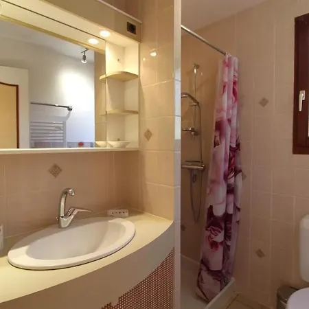 De Grany, Magnifique Vue Sur Le De Chalet