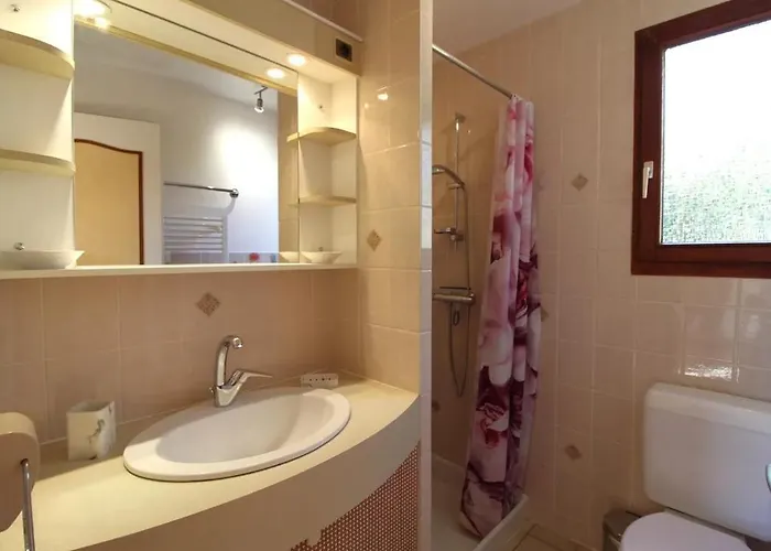 De Grany, Magnifique Vue Sur Le De Шале